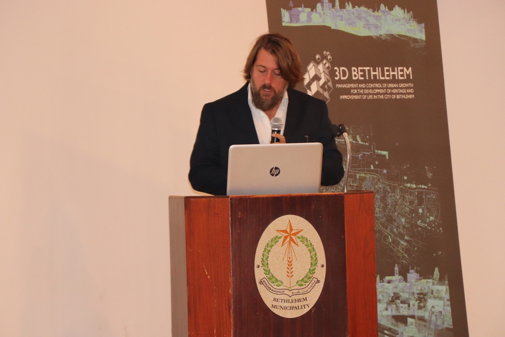 في إطار إتفاقية التوأمة بين بلديتي بيت لحم وبافيا الإيطالية ندوة تحت عنوان "بيت لحم ثلاثية الأبعاد" في مركز السلام/ بيت لحم