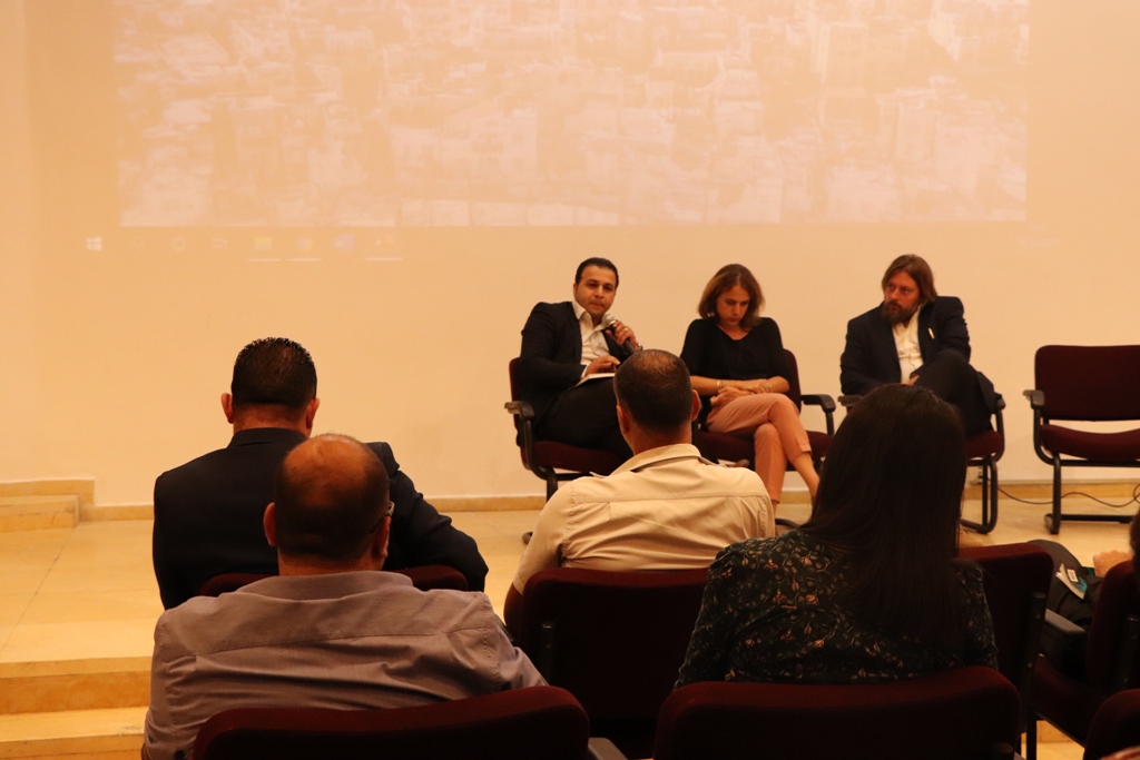 في إطار إتفاقية التوأمة بين بلديتي بيت لحم وبافيا الإيطالية ندوة تحت عنوان "بيت لحم ثلاثية الأبعاد" في مركز السلام/ بيت لحم