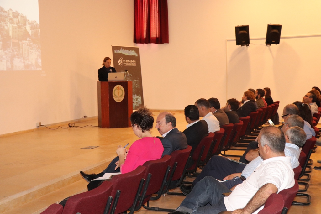 في إطار إتفاقية التوأمة بين بلديتي بيت لحم وبافيا الإيطالية ندوة تحت عنوان "بيت لحم ثلاثية الأبعاد" في مركز السلام/ بيت لحم