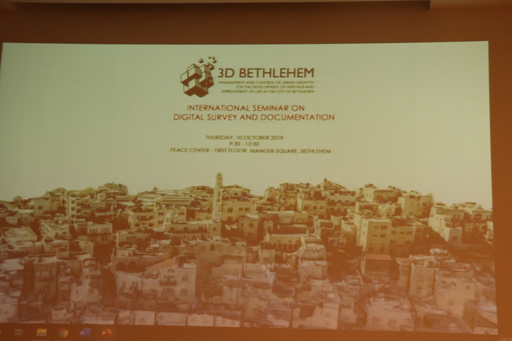 في إطار إتفاقية التوأمة بين بلديتي بيت لحم وبافيا الإيطالية ندوة تحت عنوان "بيت لحم ثلاثية الأبعاد" في مركز السلام/ بيت لحم