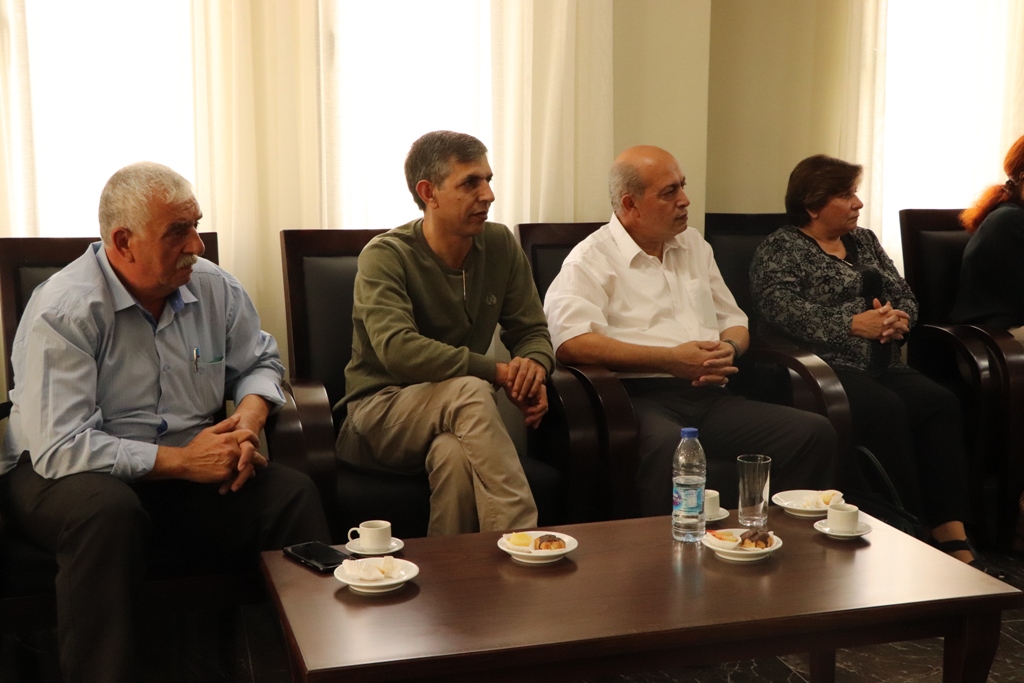 رئيس بلدية بيت لحم ونائب السفير الروسي في فلسطين يعرضان تفاصيل مشروع تأهيل شارع النجمة وتفرعاته على عدد من ممثلي المؤسسات الروسية الفلسطينية في فلسطين