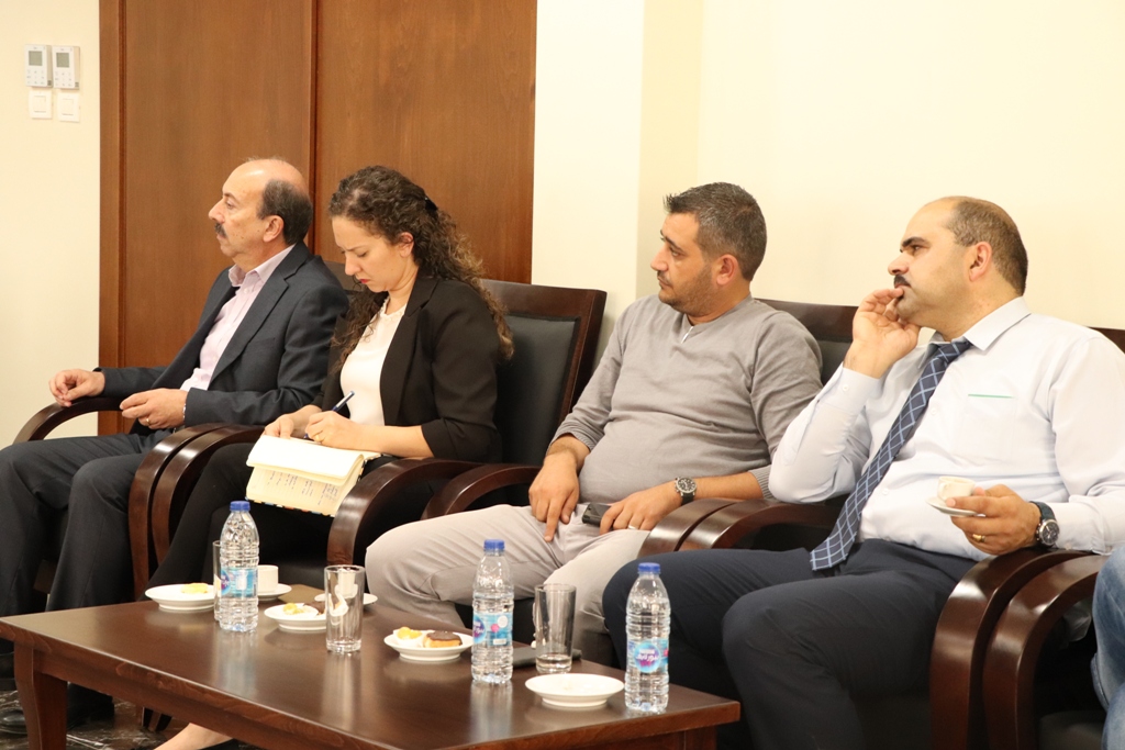 رئيس بلدية بيت لحم ونائب السفير الروسي في فلسطين يعرضان تفاصيل مشروع تأهيل شارع النجمة وتفرعاته على عدد من ممثلي المؤسسات الروسية الفلسطينية في فلسطين