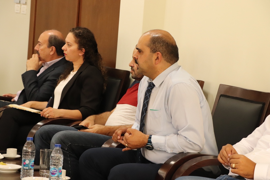 رئيس بلدية بيت لحم ونائب السفير الروسي في فلسطين يعرضان تفاصيل مشروع تأهيل شارع النجمة وتفرعاته على عدد من ممثلي المؤسسات الروسية الفلسطينية في فلسطين