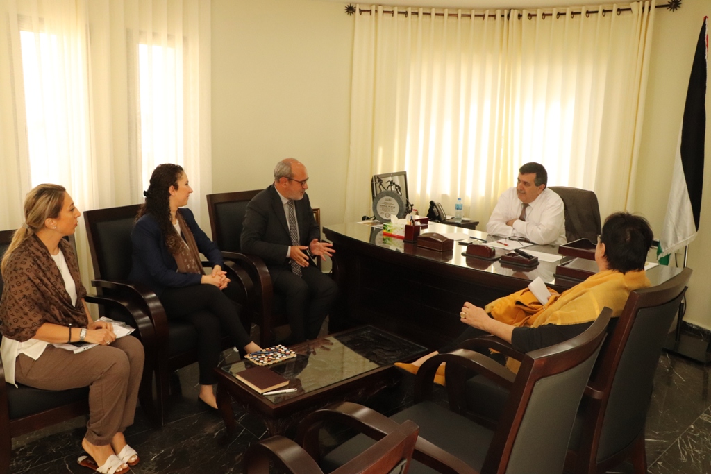  بهدف بحث سبل التعاون المشترك  رئيس بلدية بيت لحم يستقبل مستشار التعاون الثقافي والملحق الثقافي في القنصلية الفرنسية العامة في القدس