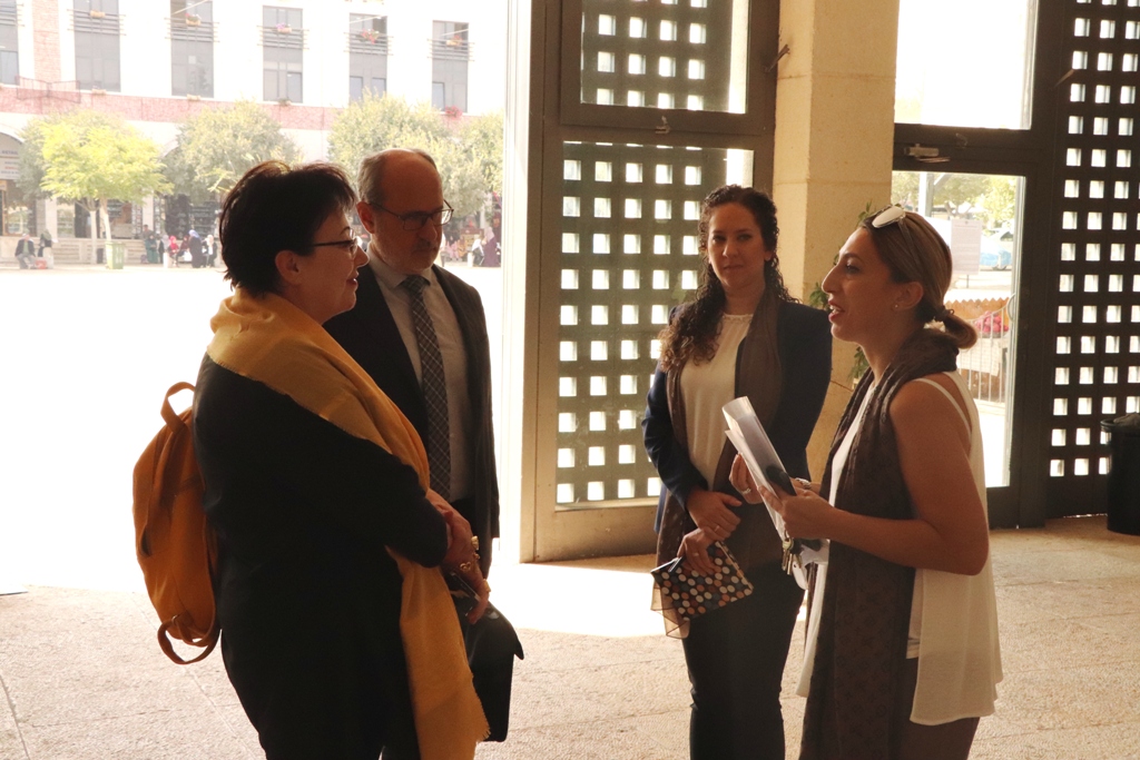  بهدف بحث سبل التعاون المشترك  رئيس بلدية بيت لحم يستقبل مستشار التعاون الثقافي والملحق الثقافي في القنصلية الفرنسية العامة في القدس