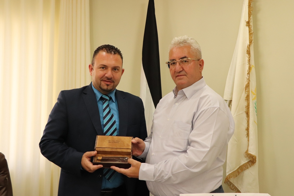 نائب رئيس بلدية بيت لحم يستقبل رئيس بلدية سوتشافا الرومانية ويبحثان سبل التعاون المشترك