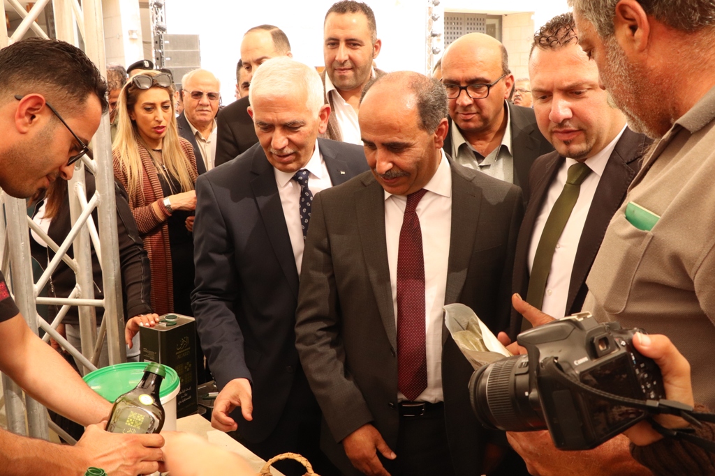 مهرجان قطف الزيتون السنوي التاسع عشر ينطلق من ساحة المهد في بيت لحم