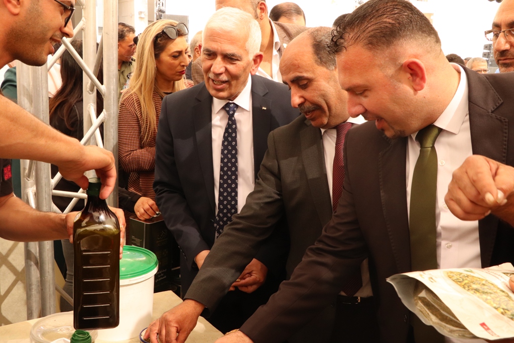 مهرجان قطف الزيتون السنوي التاسع عشر ينطلق من ساحة المهد في بيت لحم