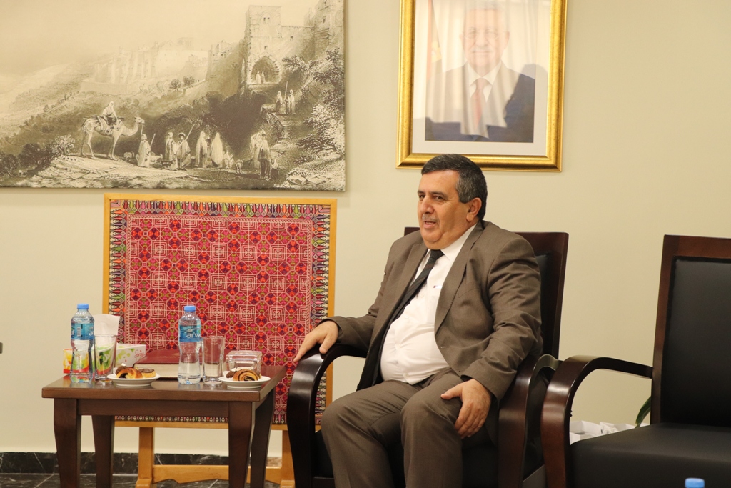 رئيس بلدية بيت لحم يستقبل وفداً من بريشا يترأسه رئيس بلديتها ومطران المنطقة