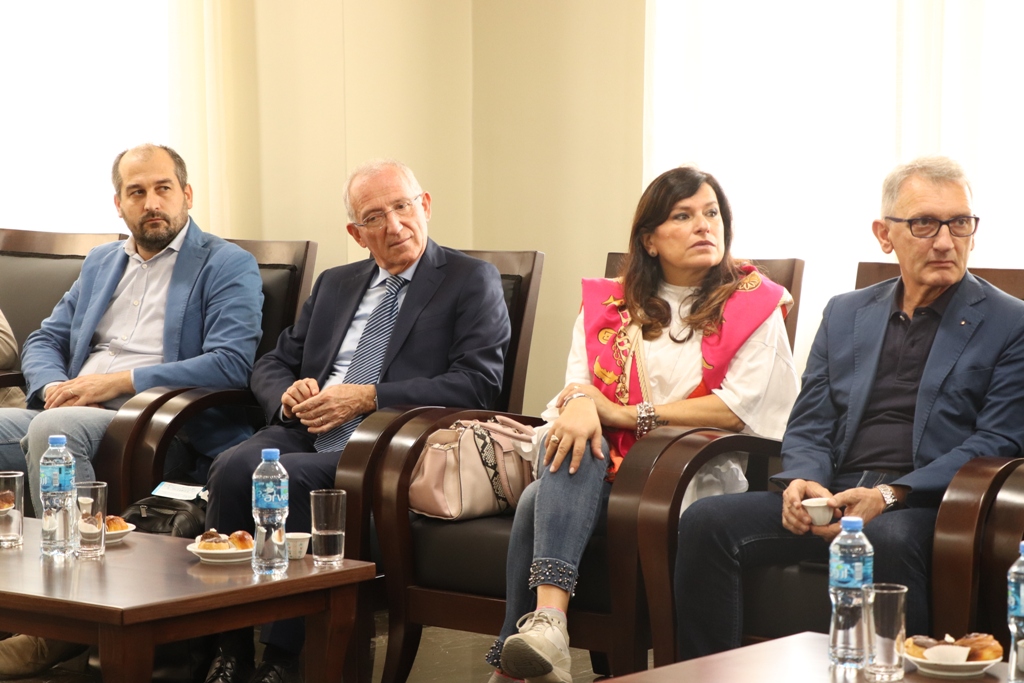 رئيس بلدية بيت لحم يستقبل وفداً من بريشا يترأسه رئيس بلديتها ومطران المنطقة