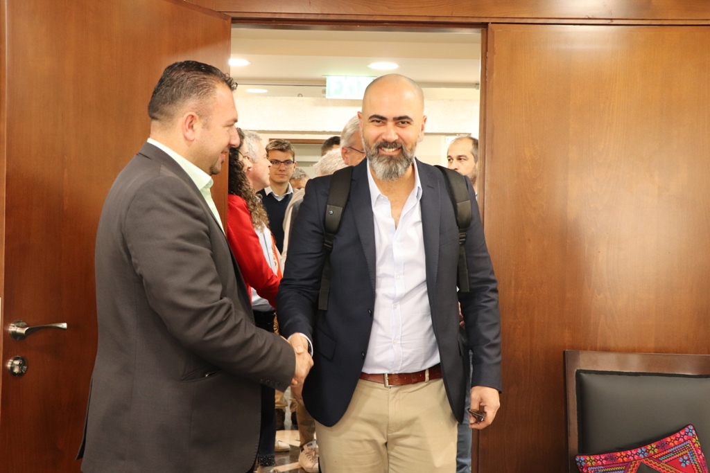 رئيس بلدية بيت لحم يستقبل وفداً من بريشا يترأسه رئيس بلديتها ومطران المنطقة