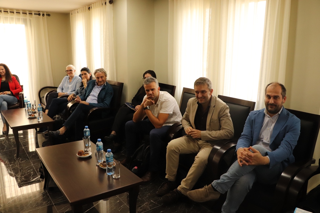 رئيس بلدية بيت لحم يستقبل وفداً من بريشا يترأسه رئيس بلديتها ومطران المنطقة