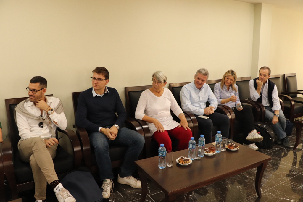 رئيس بلدية بيت لحم يستقبل وفداً من بريشا يترأسه رئيس بلديتها ومطران المنطقة