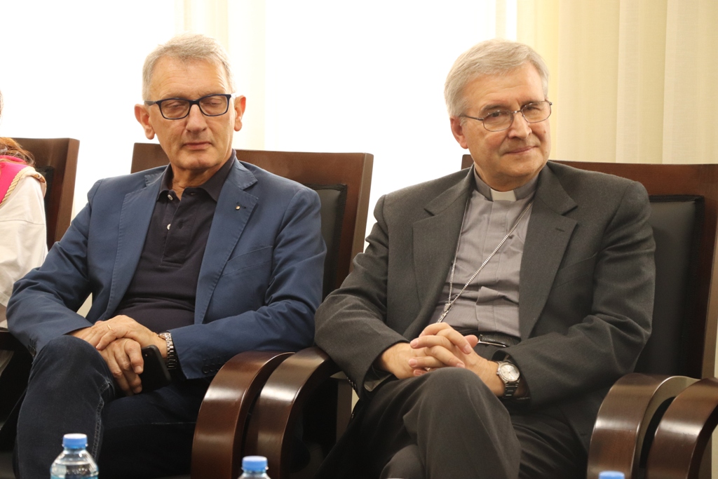 رئيس بلدية بيت لحم يستقبل وفداً من بريشا يترأسه رئيس بلديتها ومطران المنطقة