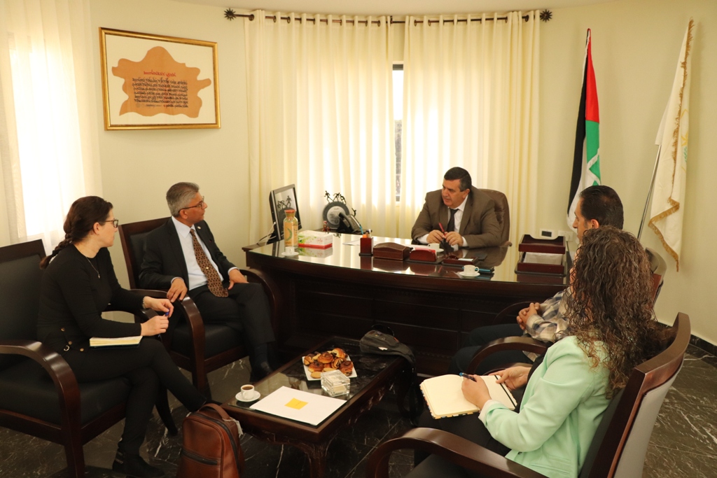 رئيس بلدية بيت لحم يستقبل السيد زافار طاهر ممثلا عن رئيس بلدية هيوستن