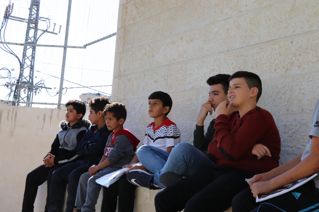 توقيع اتفاقية توأمة بين بلديتي بيت لحم وفربانيا الإيطالية ضمن فعاليات كأس عيد الميلاد للسلام في ملعب دافيدي استوري في بيت لحم