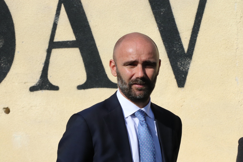 توقيع اتفاقية توأمة بين بلديتي بيت لحم وفربانيا الإيطالية ضمن فعاليات كأس عيد الميلاد للسلام في ملعب دافيدي استوري في بيت لحم