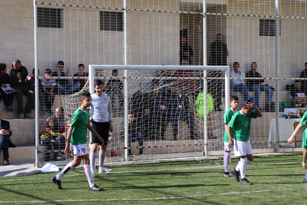 توقيع اتفاقية توأمة بين بلديتي بيت لحم وفربانيا الإيطالية ضمن فعاليات كأس عيد الميلاد للسلام في ملعب دافيدي استوري في بيت لحم