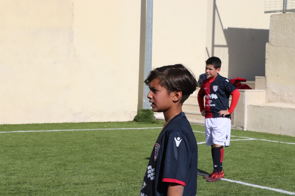 توقيع اتفاقية توأمة بين بلديتي بيت لحم وفربانيا الإيطالية ضمن فعاليات كأس عيد الميلاد للسلام في ملعب دافيدي استوري في بيت لحم