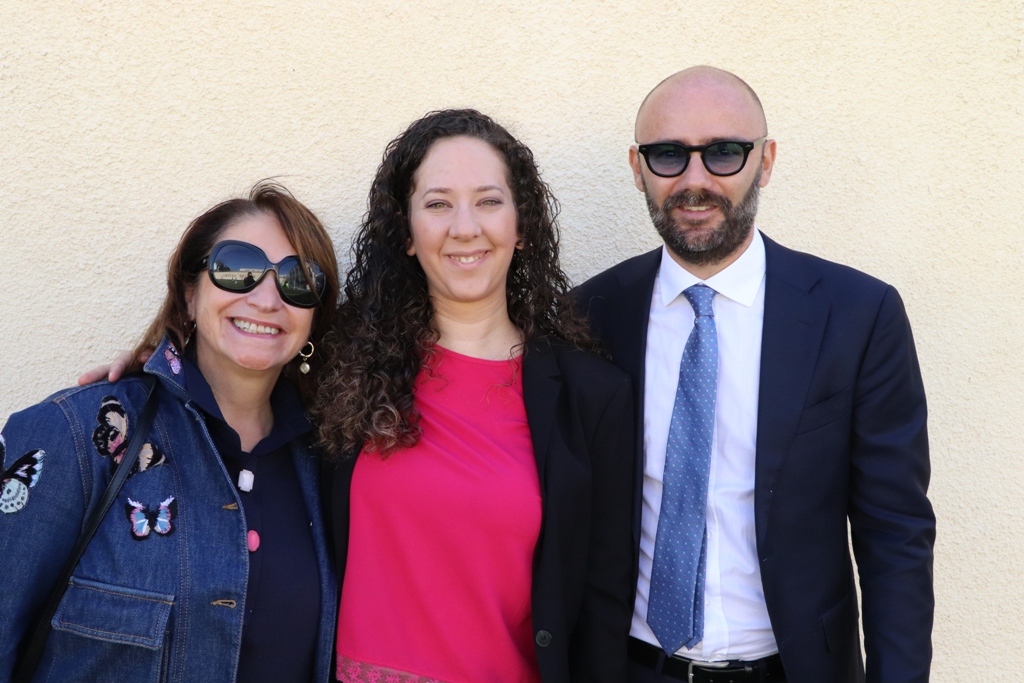 توقيع اتفاقية توأمة بين بلديتي بيت لحم وفربانيا الإيطالية ضمن فعاليات كأس عيد الميلاد للسلام في ملعب دافيدي استوري في بيت لحم