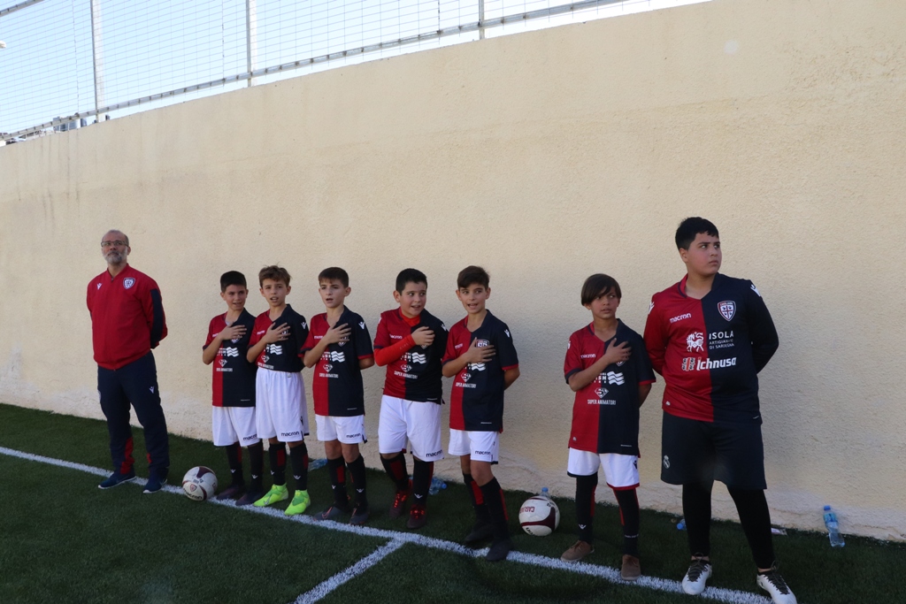 توقيع اتفاقية توأمة بين بلديتي بيت لحم وفربانيا الإيطالية ضمن فعاليات كأس عيد الميلاد للسلام في ملعب دافيدي استوري في بيت لحم