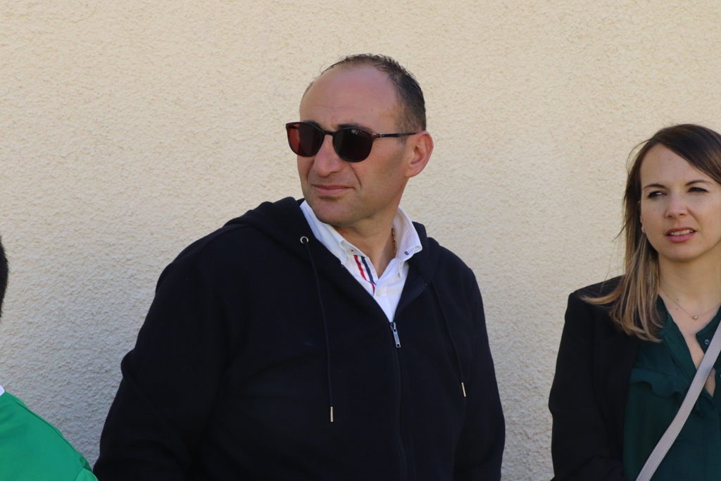 توقيع اتفاقية توأمة بين بلديتي بيت لحم وفربانيا الإيطالية ضمن فعاليات كأس عيد الميلاد للسلام في ملعب دافيدي استوري في بيت لحم