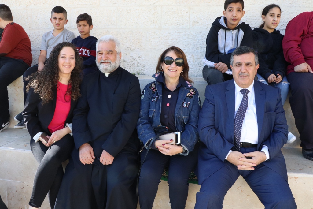 توقيع اتفاقية توأمة بين بلديتي بيت لحم وفربانيا الإيطالية ضمن فعاليات كأس عيد الميلاد للسلام في ملعب دافيدي استوري في بيت لحم