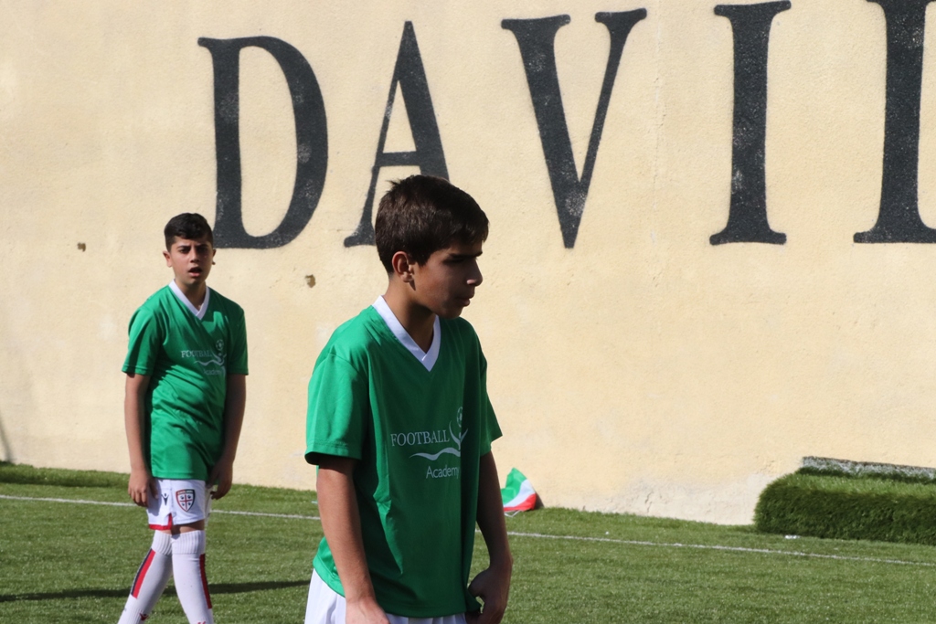 توقيع اتفاقية توأمة بين بلديتي بيت لحم وفربانيا الإيطالية ضمن فعاليات كأس عيد الميلاد للسلام في ملعب دافيدي استوري في بيت لحم