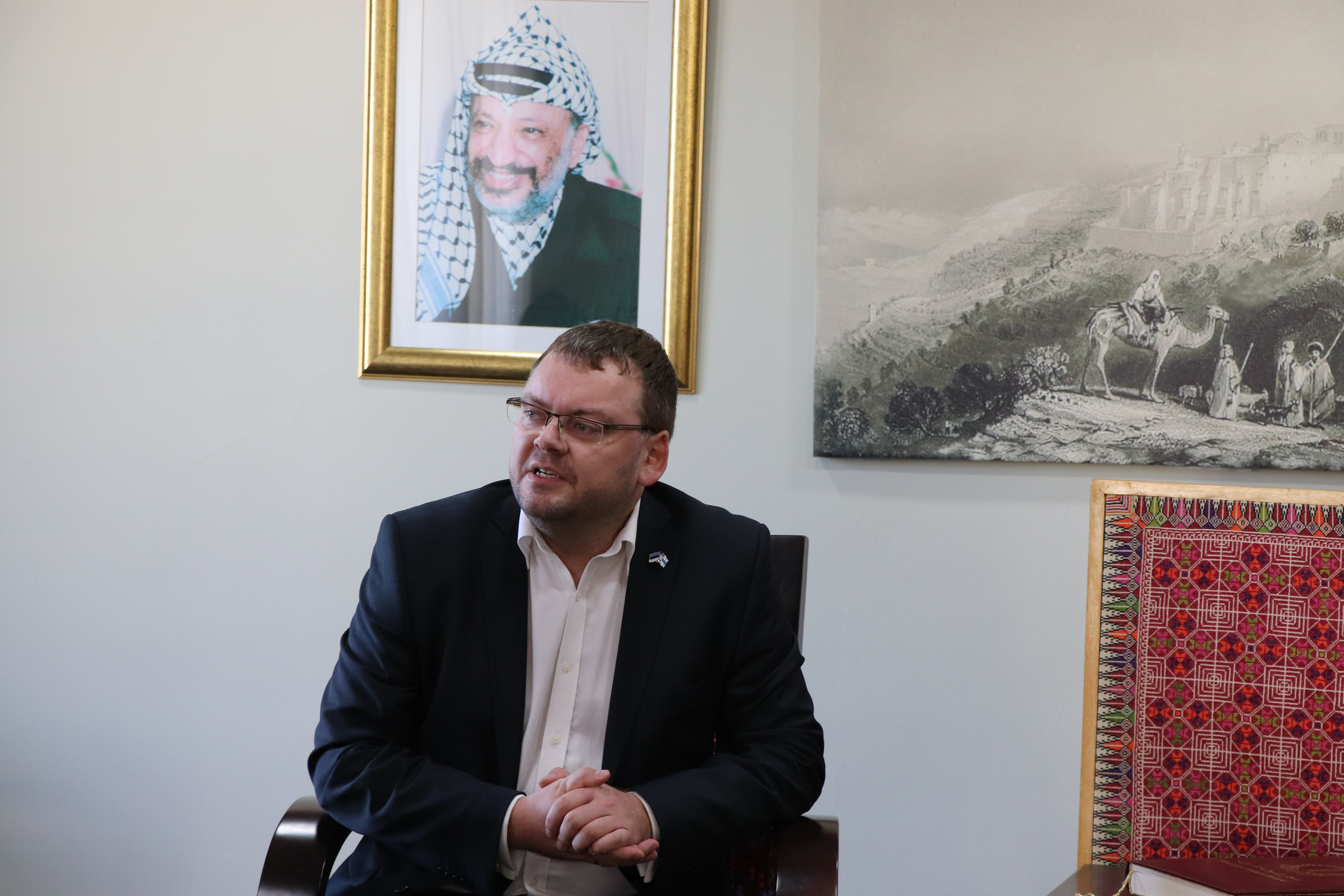 بلدية بيت لحم تستقبل 10 وفود من مدن متوأمة وشريكة  والمعهد الأرزق من روما يتبرع بمعدات طبية لبلدية بيت لحم