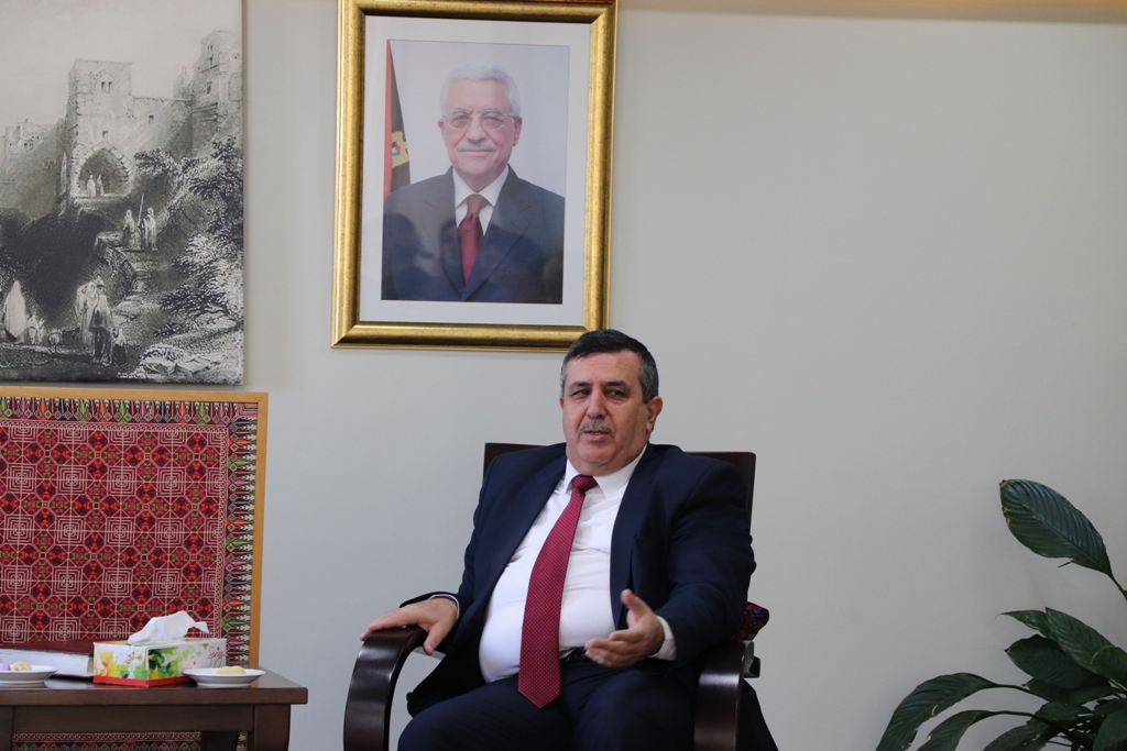 بلدية بيت لحم تستقبل 10 وفود من مدن متوأمة وشريكة  والمعهد الأرزق من روما يتبرع بمعدات طبية لبلدية بيت لحم