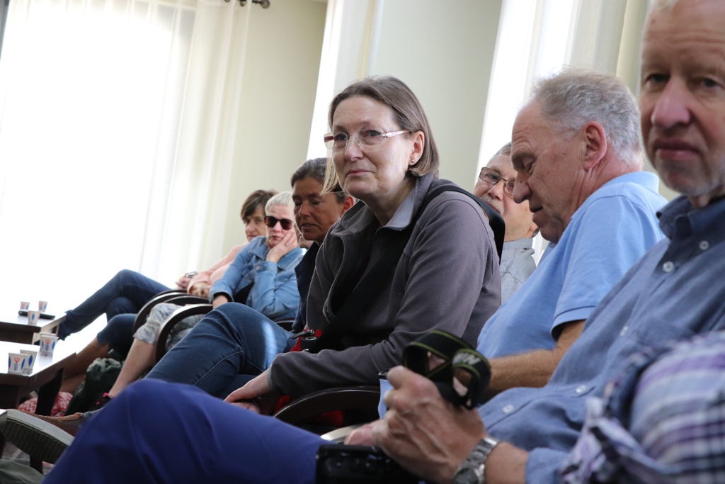 بلدية بيت لحم تستقبل 10 وفود من مدن متوأمة وشريكة  والمعهد الأرزق من روما يتبرع بمعدات طبية لبلدية بيت لحم