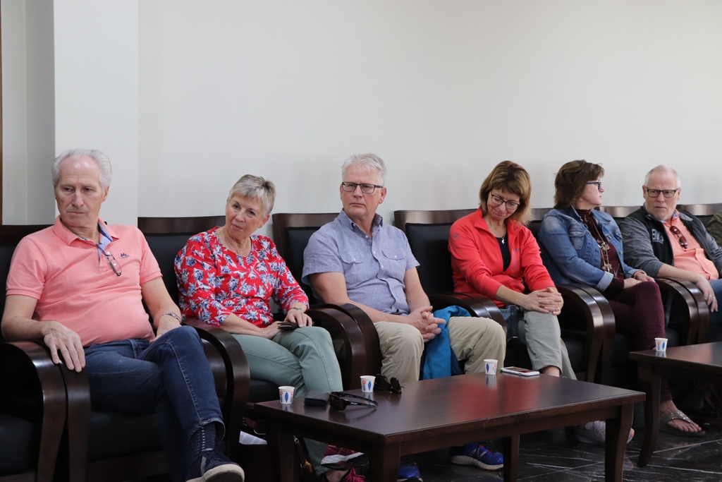 بلدية بيت لحم تستقبل 10 وفود من مدن متوأمة وشريكة  والمعهد الأرزق من روما يتبرع بمعدات طبية لبلدية بيت لحم