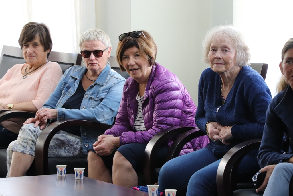 بلدية بيت لحم تستقبل 10 وفود من مدن متوأمة وشريكة  والمعهد الأرزق من روما يتبرع بمعدات طبية لبلدية بيت لحم