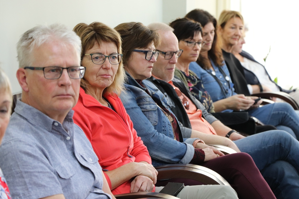 بلدية بيت لحم تستقبل 10 وفود من مدن متوأمة وشريكة  والمعهد الأرزق من روما يتبرع بمعدات طبية لبلدية بيت لحم