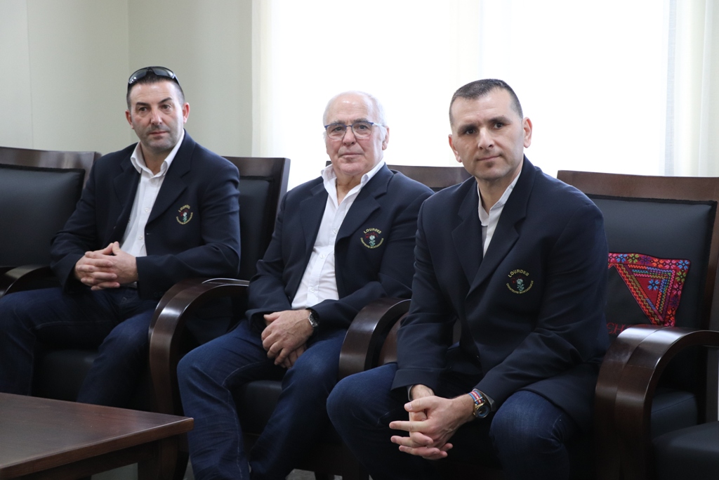 بلدية بيت لحم تستقبل 10 وفود من مدن متوأمة وشريكة  والمعهد الأرزق من روما يتبرع بمعدات طبية لبلدية بيت لحم