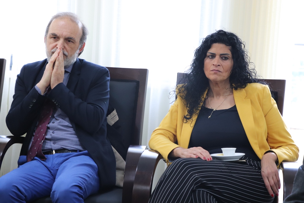 بلدية بيت لحم تستقبل 10 وفود من مدن متوأمة وشريكة  والمعهد الأرزق من روما يتبرع بمعدات طبية لبلدية بيت لحم