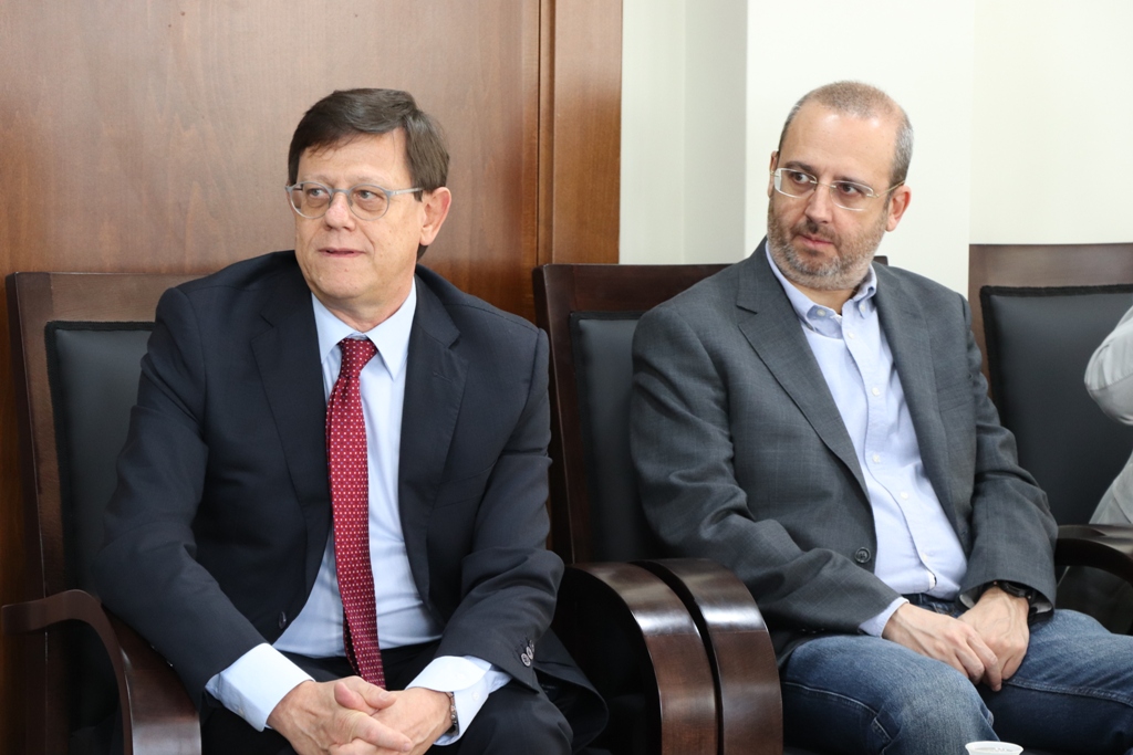 بلدية بيت لحم تستقبل 10 وفود من مدن متوأمة وشريكة  والمعهد الأرزق من روما يتبرع بمعدات طبية لبلدية بيت لحم