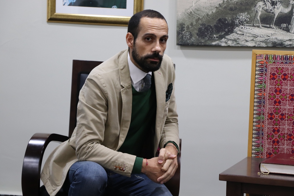 بلدية بيت لحم تستقبل 10 وفود من مدن متوأمة وشريكة  والمعهد الأرزق من روما يتبرع بمعدات طبية لبلدية بيت لحم