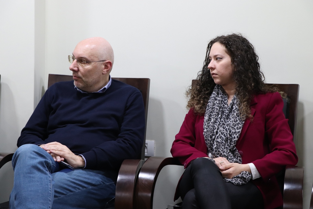 بلدية بيت لحم تستقبل 10 وفود من مدن متوأمة وشريكة  والمعهد الأرزق من روما يتبرع بمعدات طبية لبلدية بيت لحم