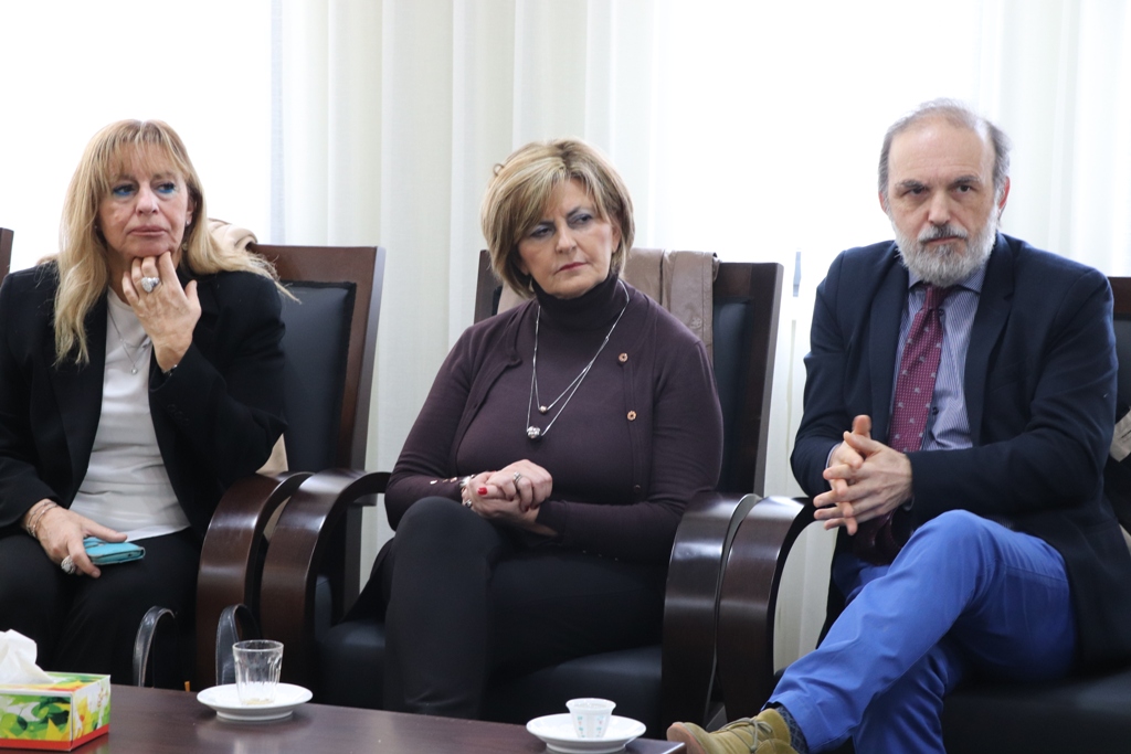 بلدية بيت لحم تستقبل 10 وفود من مدن متوأمة وشريكة  والمعهد الأرزق من روما يتبرع بمعدات طبية لبلدية بيت لحم