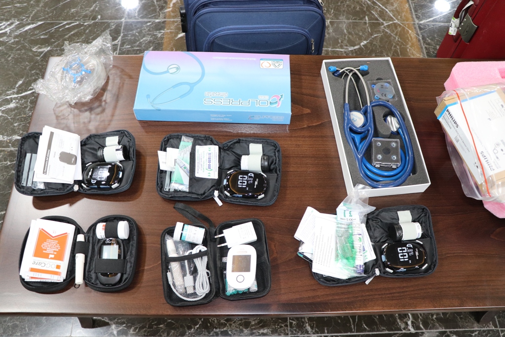 بلدية بيت لحم تستقبل 10 وفود من مدن متوأمة وشريكة  والمعهد الأرزق من روما يتبرع بمعدات طبية لبلدية بيت لحم