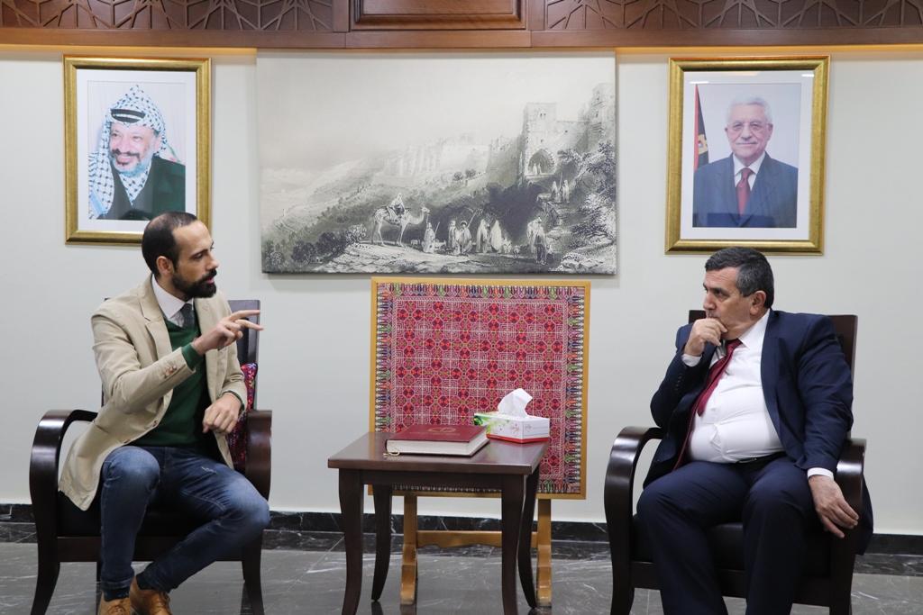 بلدية بيت لحم تستقبل 10 وفود من مدن متوأمة وشريكة  والمعهد الأرزق من روما يتبرع بمعدات طبية لبلدية بيت لحم