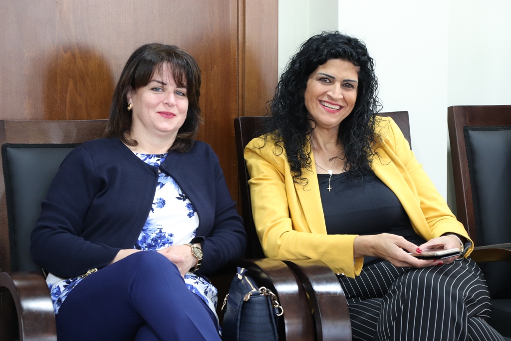 بلدية بيت لحم تستقبل 10 وفود من مدن متوأمة وشريكة  والمعهد الأرزق من روما يتبرع بمعدات طبية لبلدية بيت لحم