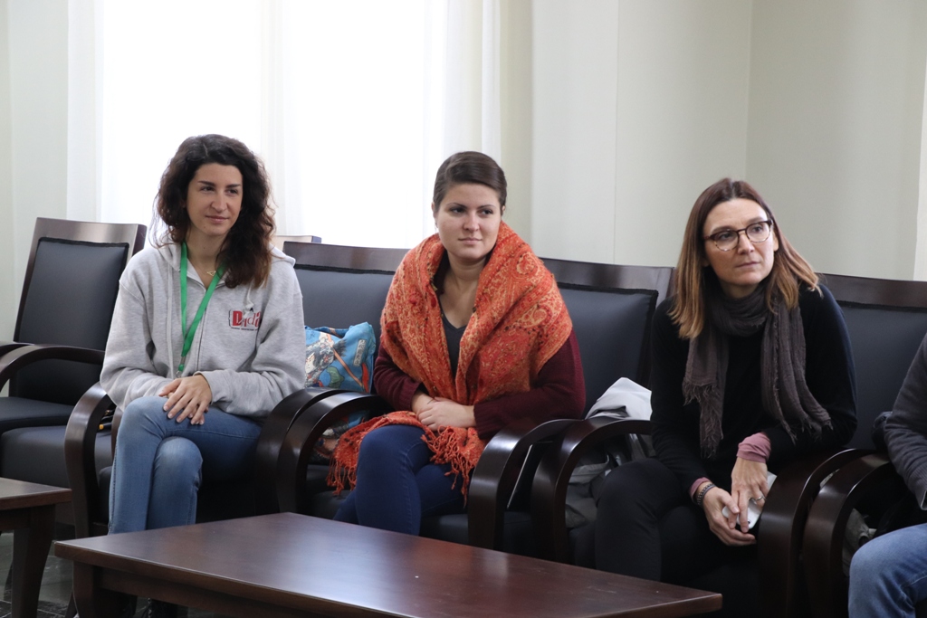 بلدية بيت لحم تستقبل 10 وفود من مدن متوأمة وشريكة  والمعهد الأرزق من روما يتبرع بمعدات طبية لبلدية بيت لحم