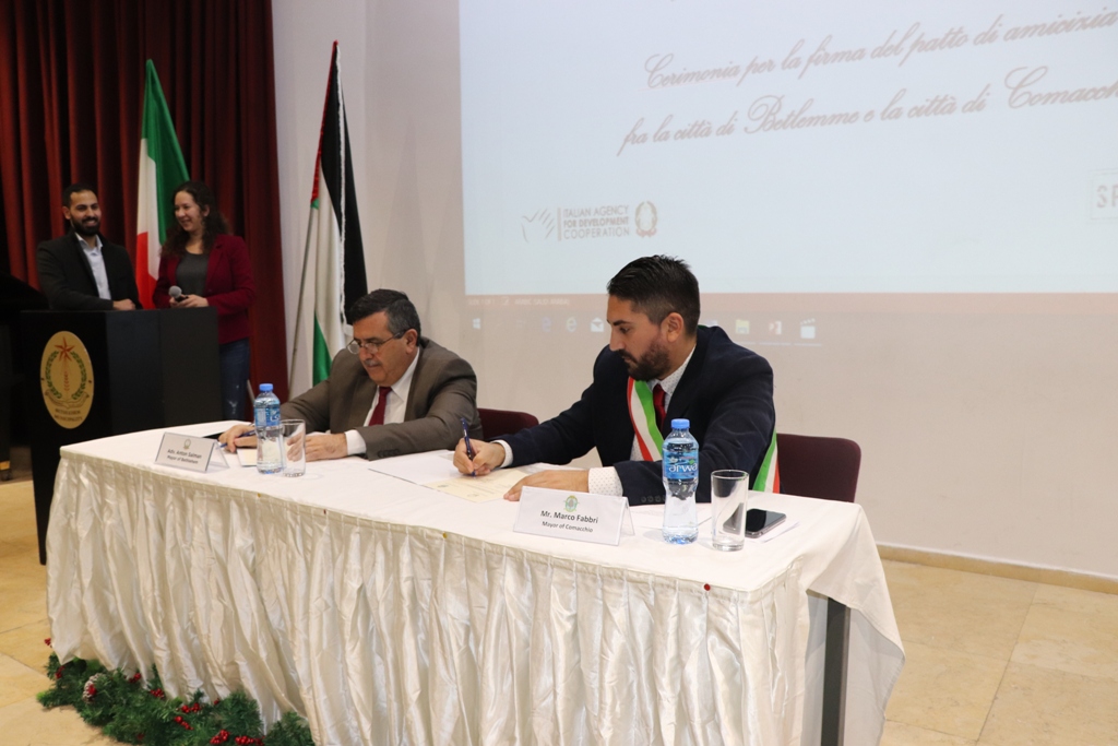 اتفاقية صداقة جديدة بين بلديتي بيت لحم وكوماكيو الإيطالية