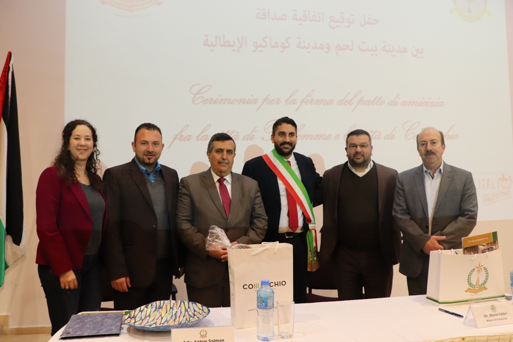 اتفاقية صداقة جديدة بين بلديتي بيت لحم وكوماكيو الإيطالية