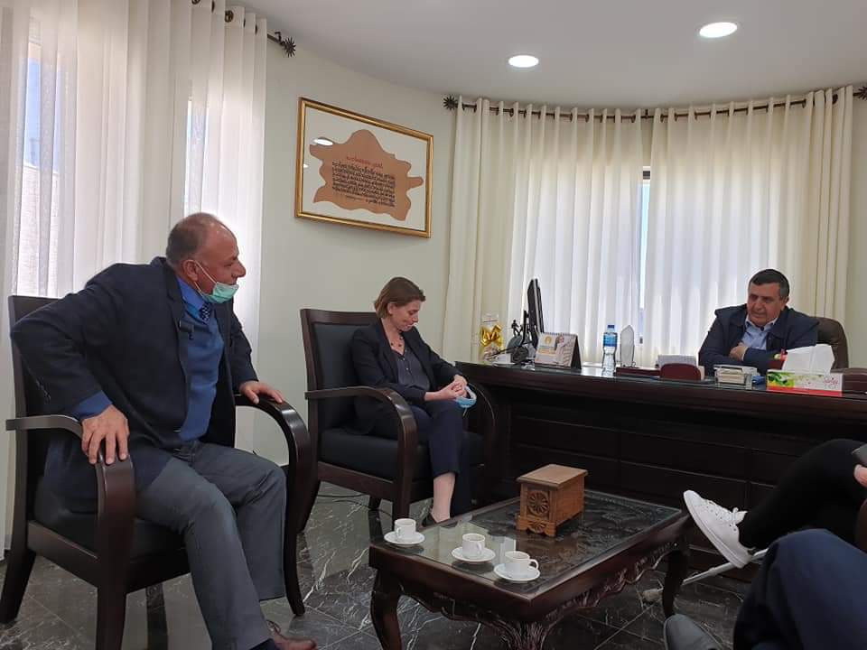 رئيس بلدية بيت لحم يطلع مديرة شؤون الأونروا في الضفة الغربية بأوضاع مدينة بيت لحم في ظل جائحة فيروس كورونا المستجد