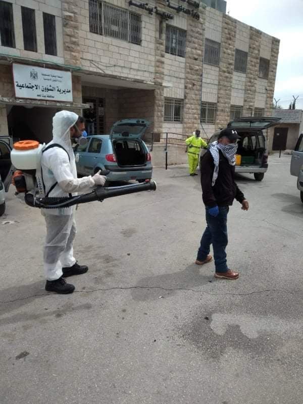 بالتعاون مع لجان المخيمات والهيئات المحلية: بلدية بيت لحم استنفار يومي في مواجهة فايروس كورونا يتعدى حدود المدينة