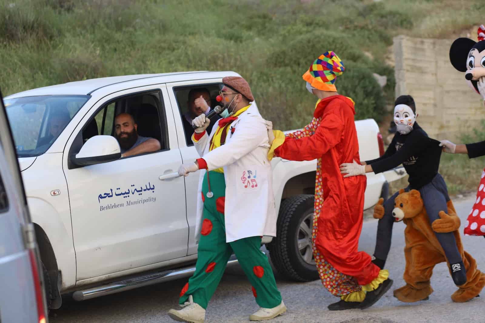 بلدية بيت لحم تشارك في تنظيم فعالية دعم نفسي لأطفال المدينة  في ظل فترة التباعد الإجتماعي الناتجة عن انتشار فيروس كورونا