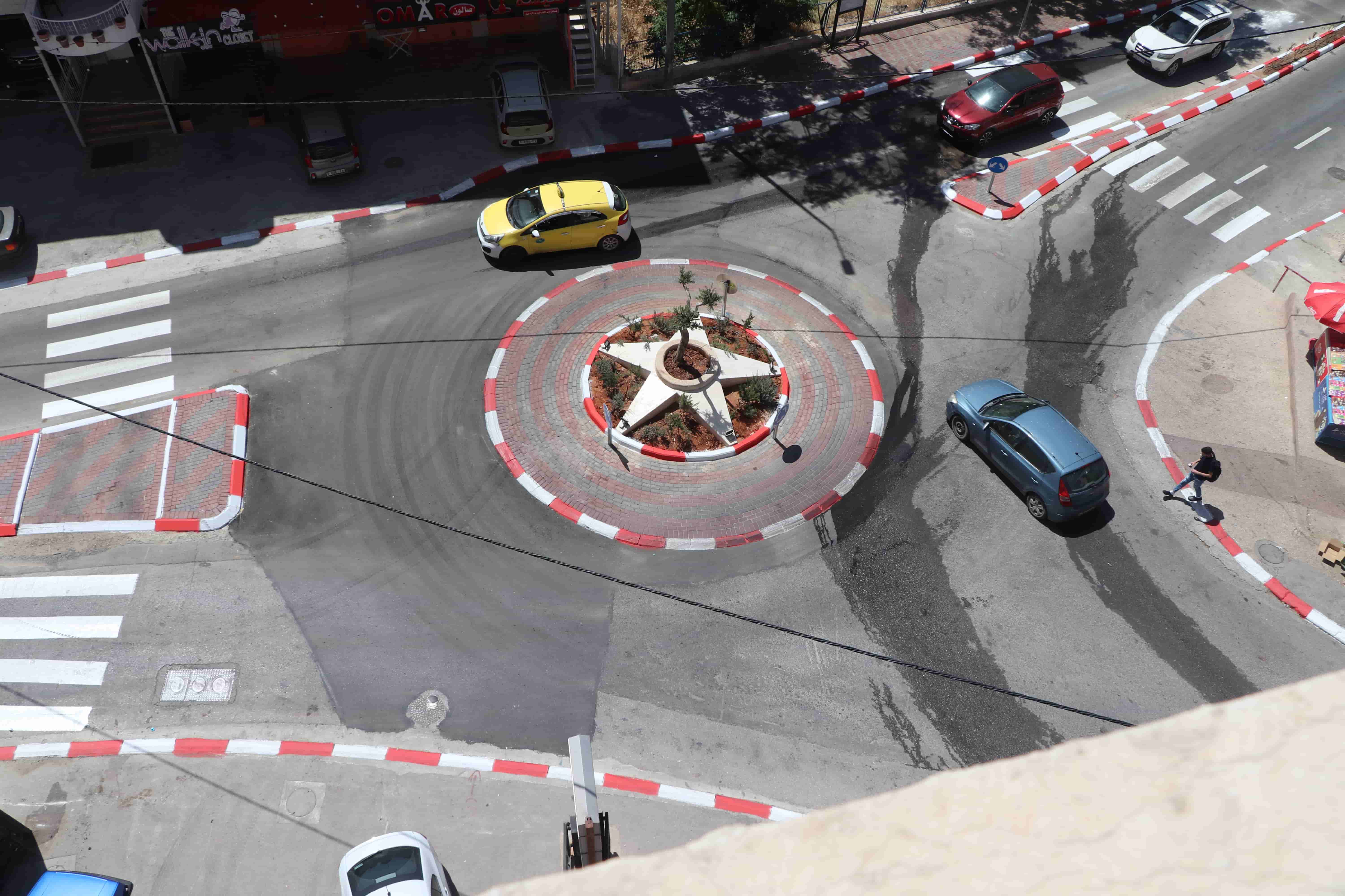 بلدية بيت لحم تنهي أعمال تأهيل "دوار تشيلي" ومقطع من شارع الكركفة 